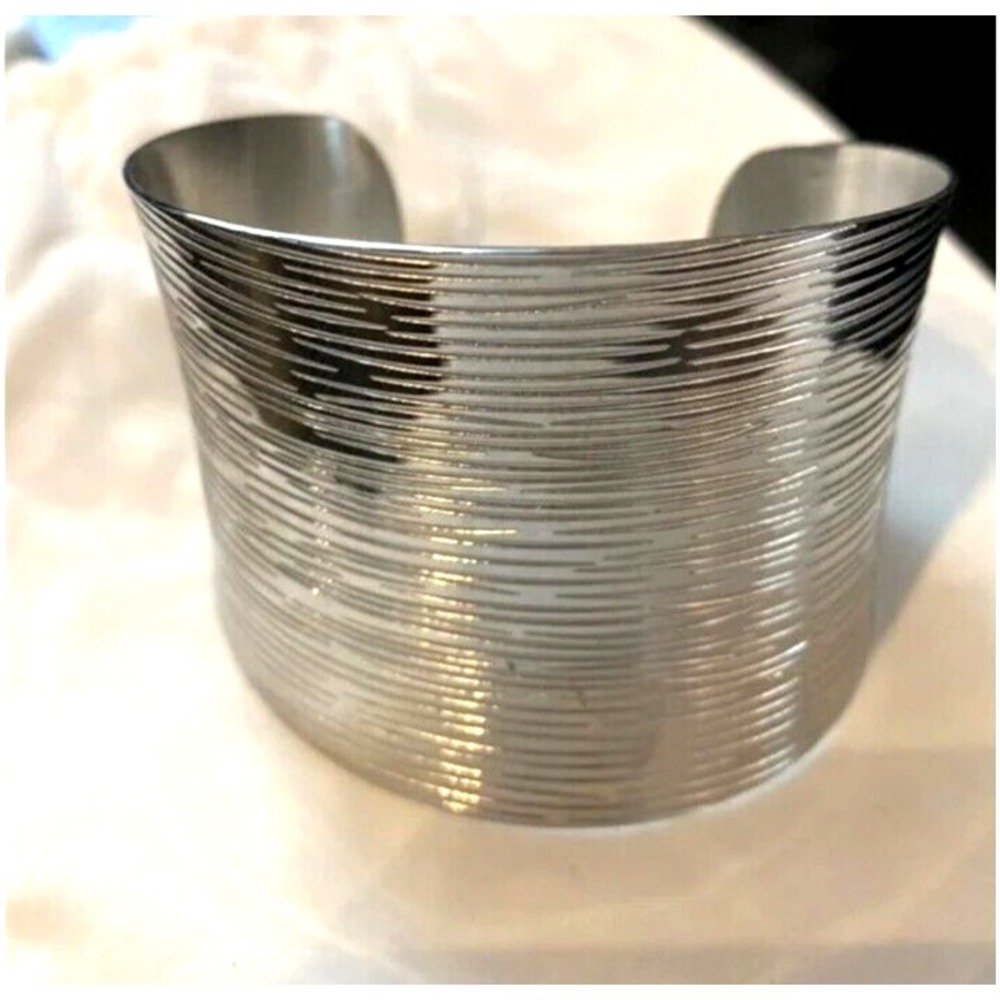 ST Steel Stainless Steel‎ Brushed Cuff Bracelet with Stripe Pattern